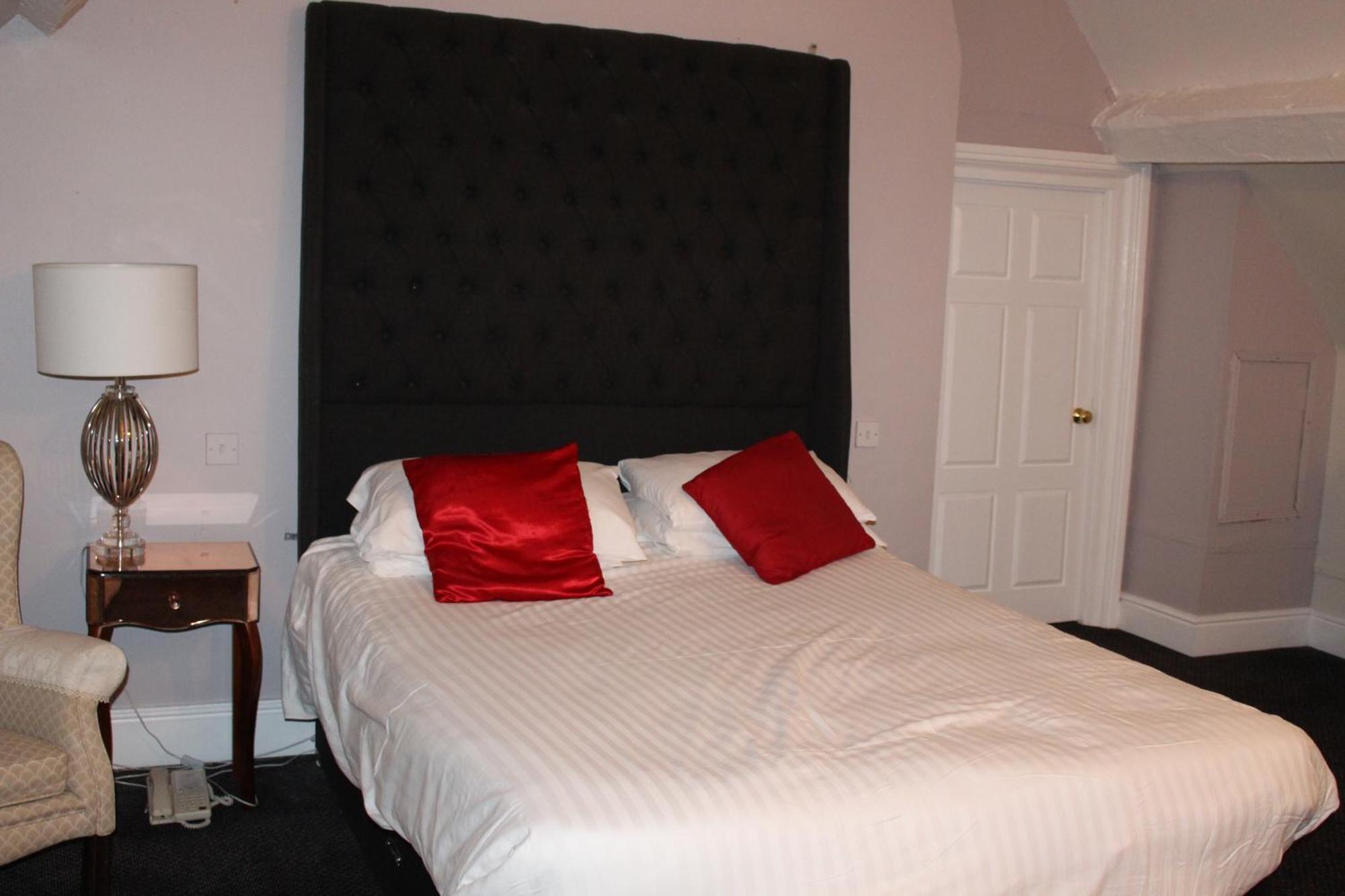 Risley Hall 3* Risley (Derbyshire)