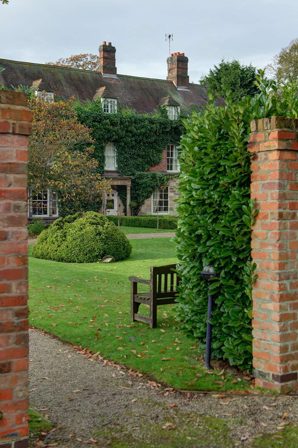 Risley Hall 3* Risley (Derbyshire)